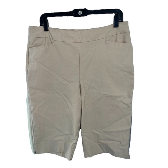 Chico's Pants - Chico's Pull On Shorts Beige Size 2.5 Waist 34" Inseam 12"